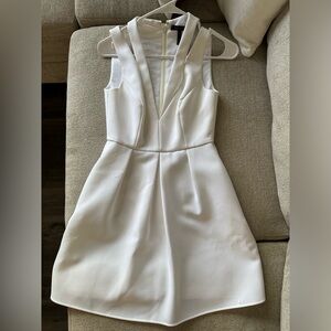 Elegant White Sleeveless Dress